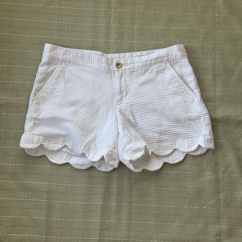 Lilly Pulitzer White Womens Rufffle Shorts Size 2 Fits Like a 4 Great Condition